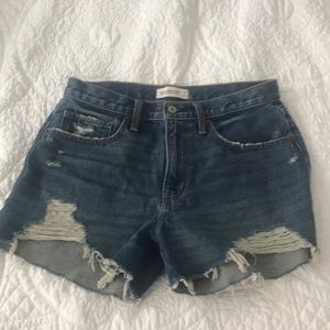 Abercrombie Curve love mid rise boyfriend short